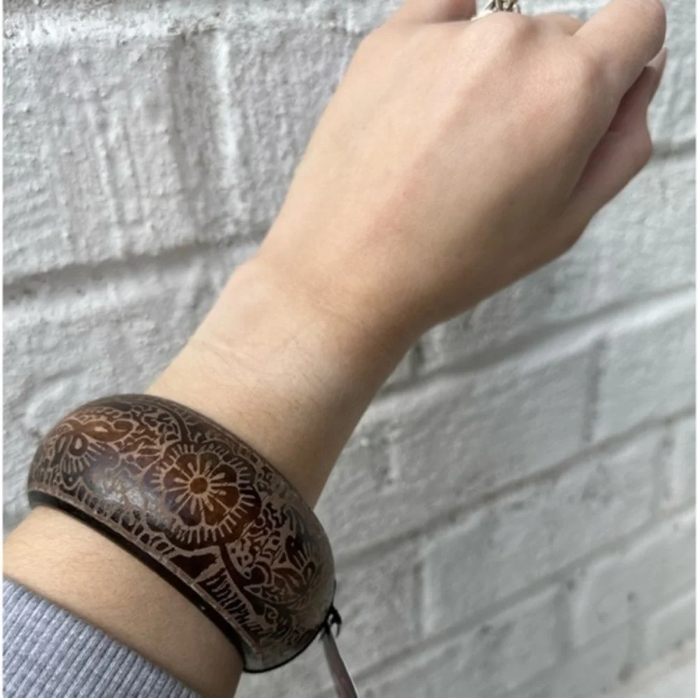 🔴NWT Wooden Chunky Bangle Handmade Carved Flower Statement Wrap Bracelet
